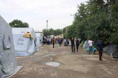 Узбекистан временно разместил афганских беженцев в палаточном лагере