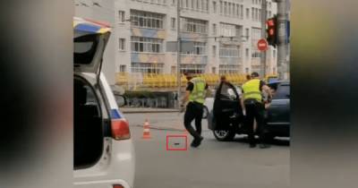 Угрожал патрульным: в Киеве во время репетиции парада задержали вооруженного мужчину (видео)