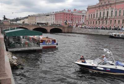 В Санкт-Петербурге капитан катера помог сохранить жизнь
