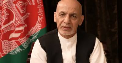 Бежавший президент Афганистана ответил на слухи о набитом деньгами вертолёте