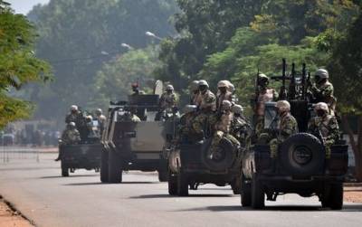 В результате столкновения исламистских боевиков и солдат в Буркина-Фасо, десятки погибших
