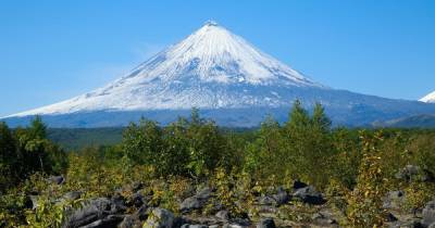 Спасатели нашли два тела погибших туристов на Ключевском вулкане