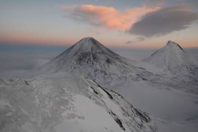Спасатели нашли тела двух погибших туристов на Ключевском вулкане