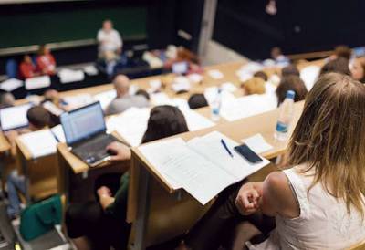Украинские студенты начнут учебу в вузах с 1 сентября, но не все
