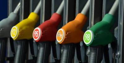 Россиянам обещают осенью более дешевый бензин