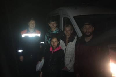 Спасатели вывели из леса под Читой заблудившуюся женщину с тремя детьми