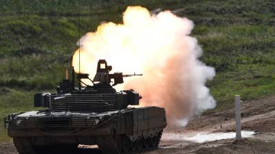 Шойгу опробовал трассу для АрМИ-2021 на танке Т-80