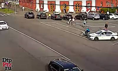 Появилось видео полицейской погони за лихим мотоциклистом в Петрозаводске