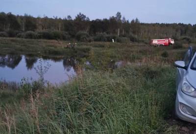 В Тверской области из воды канала доставали утонувшую легковушку с водителем