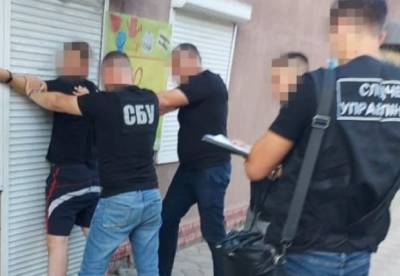 В Одессе чиновника подозревают в "торговле" надбавками для военных из ООС (фото)