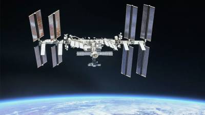 «Роскосмос»: коррекцию высоты орбиты МКС перенесли по просьбе американской стороны