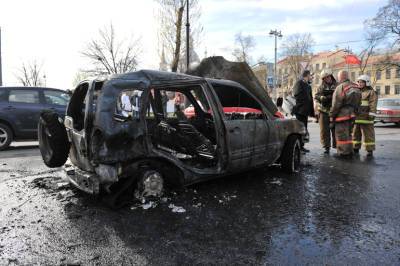 Сожженные авто в Петербурге довели до уголовного дела