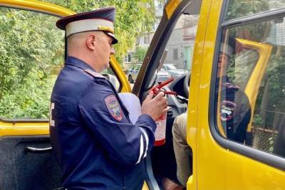 Перед 1 сентября новгородские полицейские проверили школьные автобусы