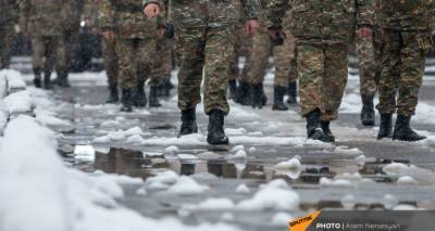 Армен Абазян - "Выхода нет": родители без вести пропавших военных требуют встречи с главой СНБ Армении - ru.armeniasputnik.am - Армения - Степанакерт