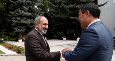 Премьер Армении провел переговоры с президентом Кыргызстана