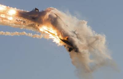 Американский истребитель F-16 был сбит ракетой: стреляли свои