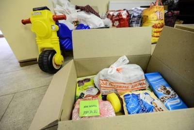 Помочь другим: где в Москве принимают вещи и продукты для нуждающихся