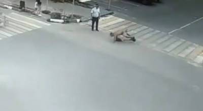 Мужчина на самокате пал в ноги инспектора ГИБДД в Ядрине