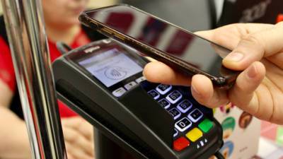 Новое в Израиле: за покупки все чаще расччитываются смартфоном, а не кредиткой