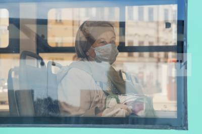 В автобусах Казани в августе выявили 8,8 тысяч нарушителей масочного режима