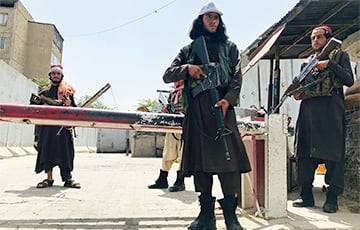 Митингующие с национальными флагами вышли против талибов еще в одном городе Афганистана