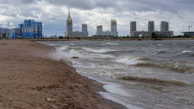 В Петербурге в ночь на 20 августа ждут ураган и волны почти 1,5 метра