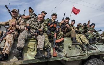 Сепаратисты "ЛНР" объявили военные сборы