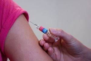 Эффективность вакцины от Pfizer начала стремительно снижаться