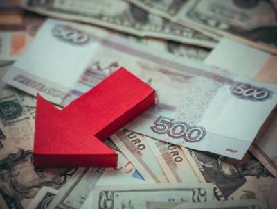 Рубль может ослабнуть до 78-80 за доллар при существенном снижении цены на нефть