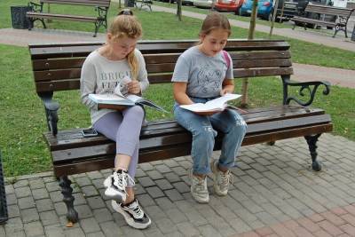 На площади Славы в Серпухове прошёл Летний читальный зал