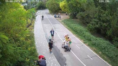 На Трассе здоровья пожилой велосипедист сбил коляску с ребенком (фото)