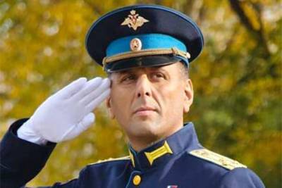 Командующий ВДВ вручил Боевое знамя новому командиру Тульской Воздушно-десантной дивизии