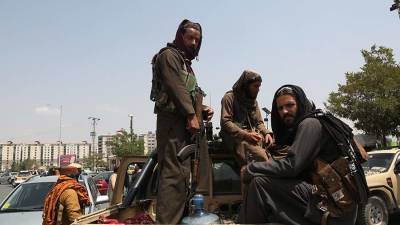 Талибы попросили журналистку CNN надеть никаб