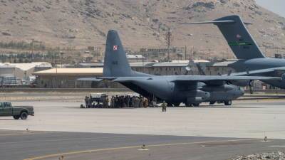США эвакуировали из аэропорта Кабула около 7 тысяч человек