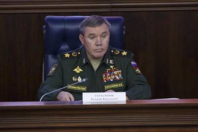 На брифинге начальника Генштаба РФ военные атташе иностранных государств задавали неожиданные вопросы