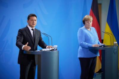 Зеленский надеется, что Меркель приедет в Киев с "энергетическими" гарантиями