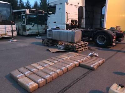 В Ленобласть пытались ввезти 290 кг наркотиков под видом пластиковых крышек из Польши