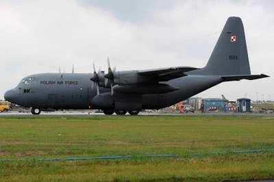 Польский военный самолёт эвакуировал 50 человек из Афганистана в Навоийский регион Узбекистана