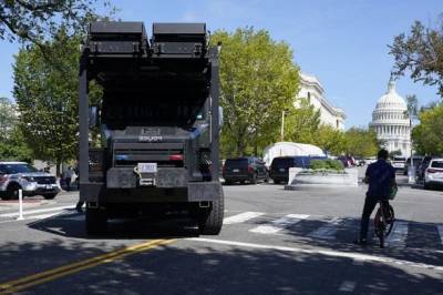 В Вашингтоне возле библиотеки Конгресса нашли подозрительный грузовик. Эвакуировали людей