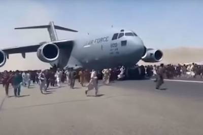 Госдеп рассказал о тысячах ждущих эвакуации людей в аэропорту Кабула