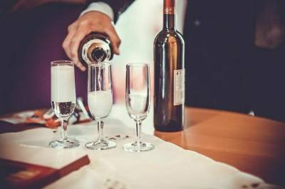 Импортерам шампанского разрешили не менять заявления на маркировку вин