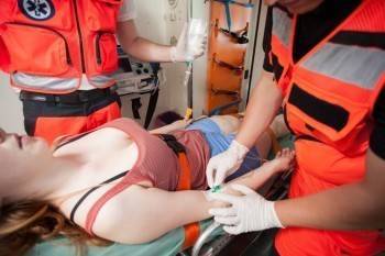18-летняя вологжанка попала в больницу после «тройничка» на проспекте Победы