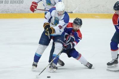Белгородские хоккеисты обменялись победами с липецкой командой