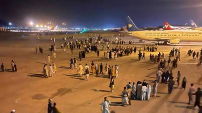 В Госдепе заявили об ожидающих эвакуации 6000 человек в аэропорту Кабула