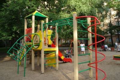 В Курске не выполнили поручение губернатора касательно благоустройства детских площадок