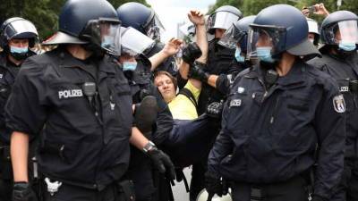 Протест в Германии закончился разгоном демонстрантов