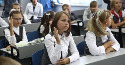 В России с 2 августа начинают начислять единоразовые выплаты на школьников
