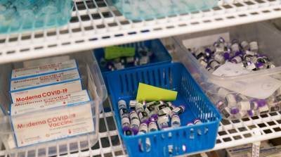 Компании Pfizer и Moderna повысили цены на вакцину от коронавируса – СМИ