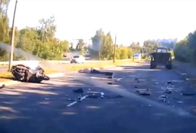 Смертельная авария со скутеристом в Тихвине попала на видео - online47.ru - Белоруссия