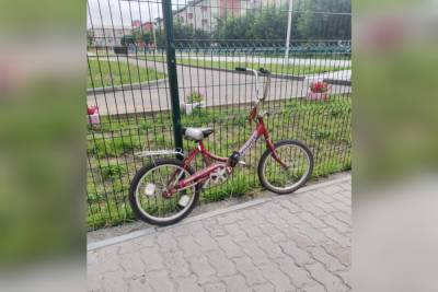 В Улан-Удэ пьяный мужчина украл велосипед с детской площадки